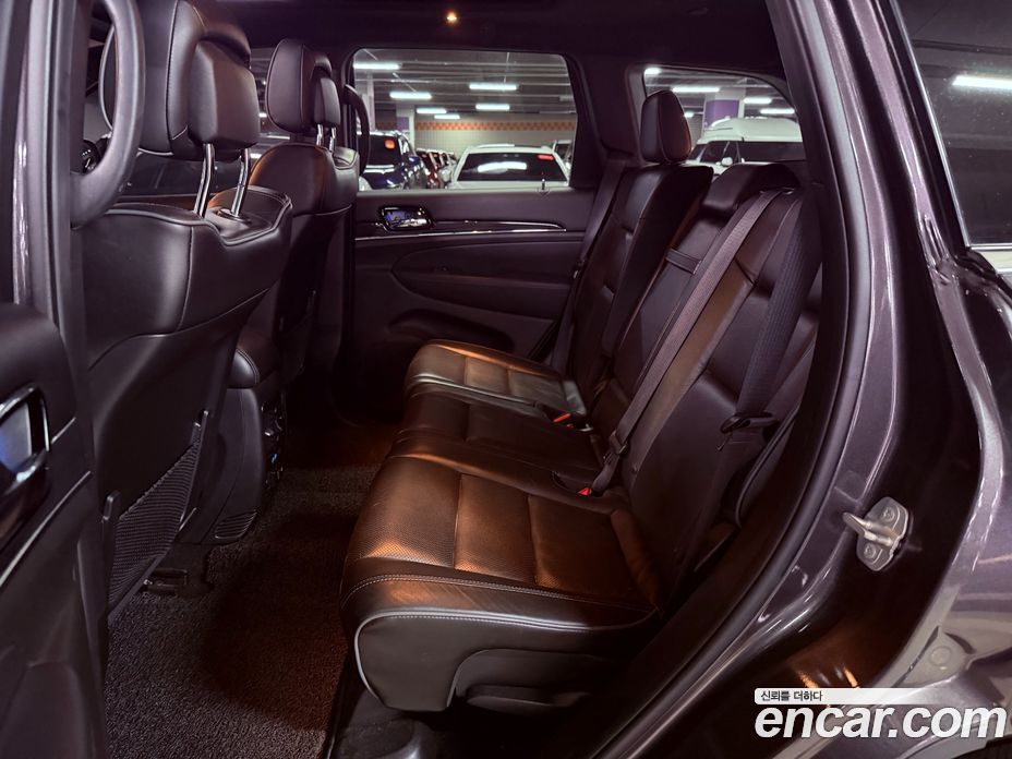 Jeep Grand Cherokee (WK) фото 11