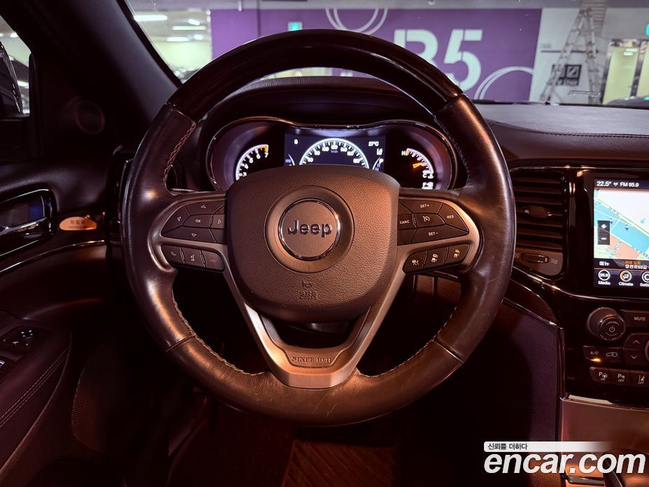 Jeep Grand Cherokee (WK) фото 14