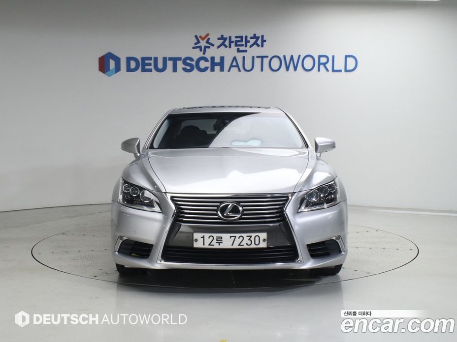 Lexus LS460 фото 3