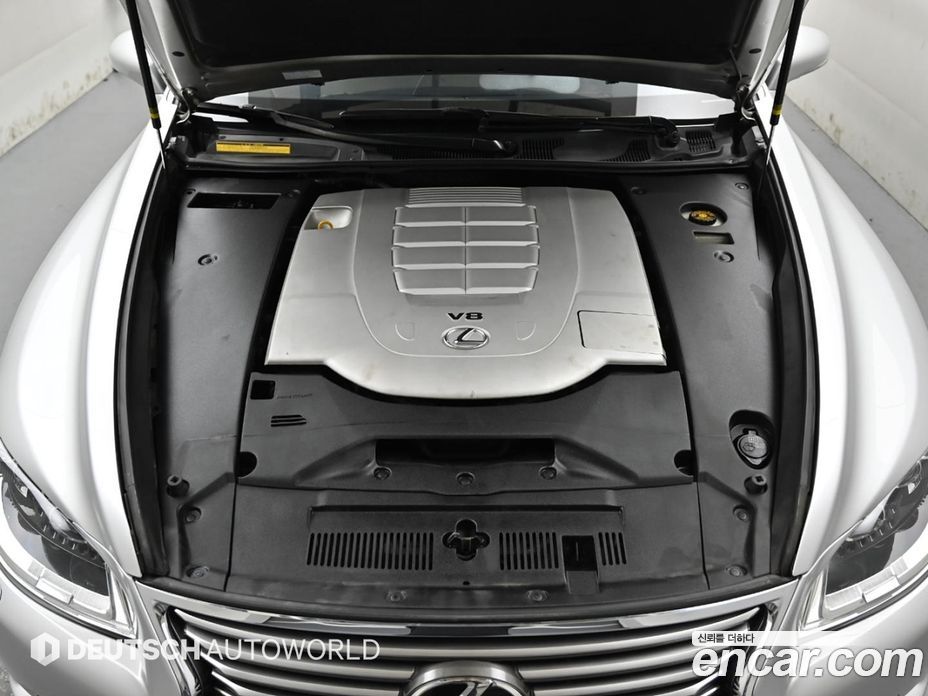 Lexus LS460 фото 6