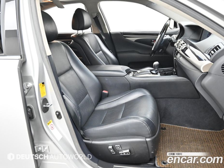 Lexus LS460 фото 10