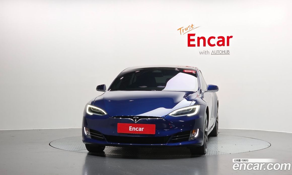 Tesla Model S фото 2