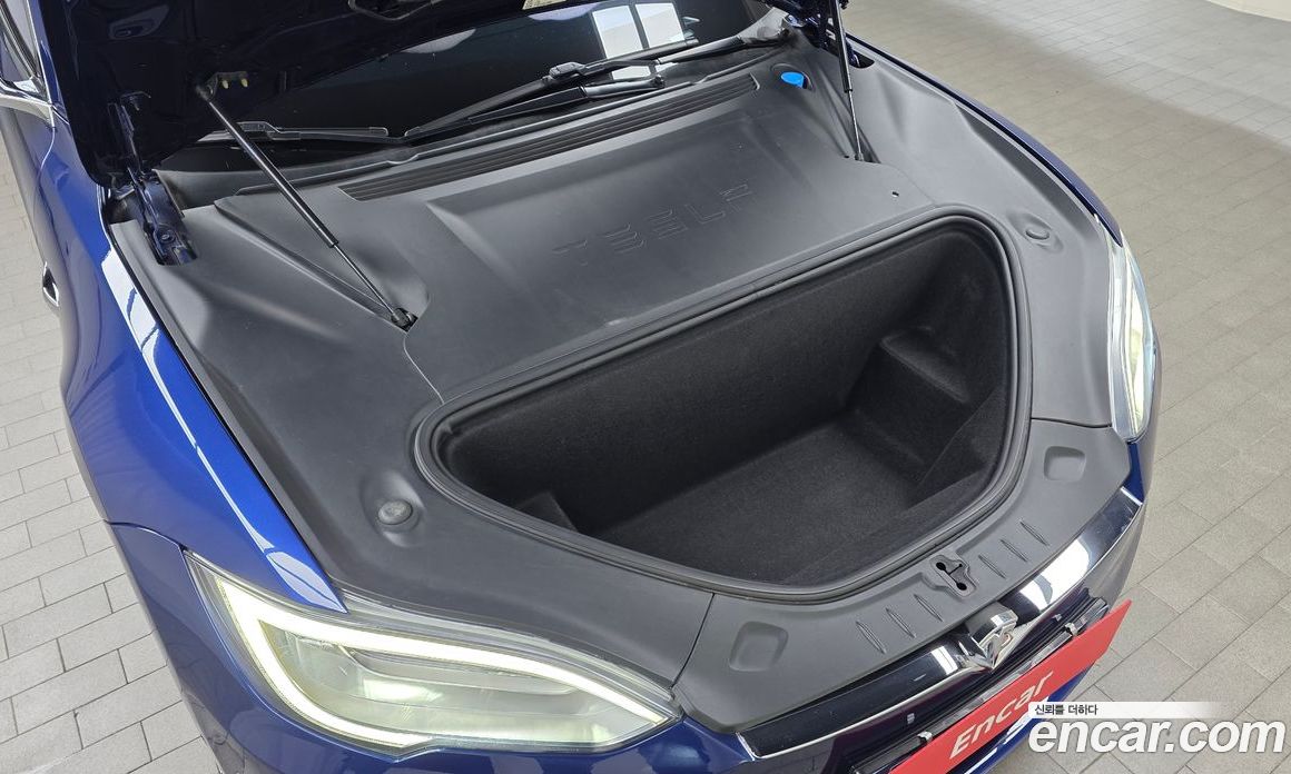 Tesla Model S фото 5