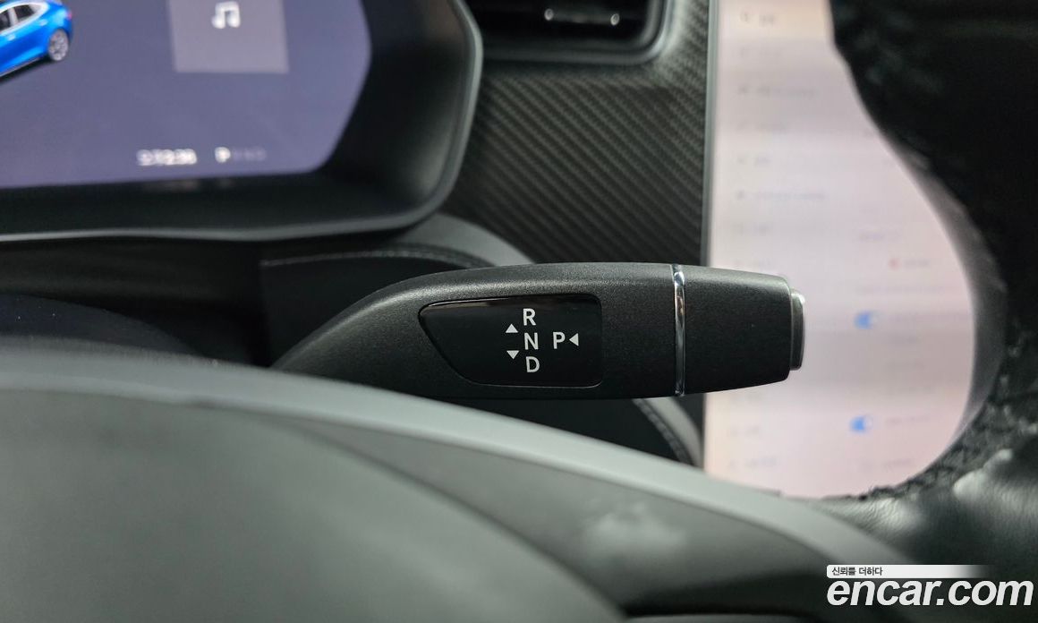 Tesla Model S фото 8