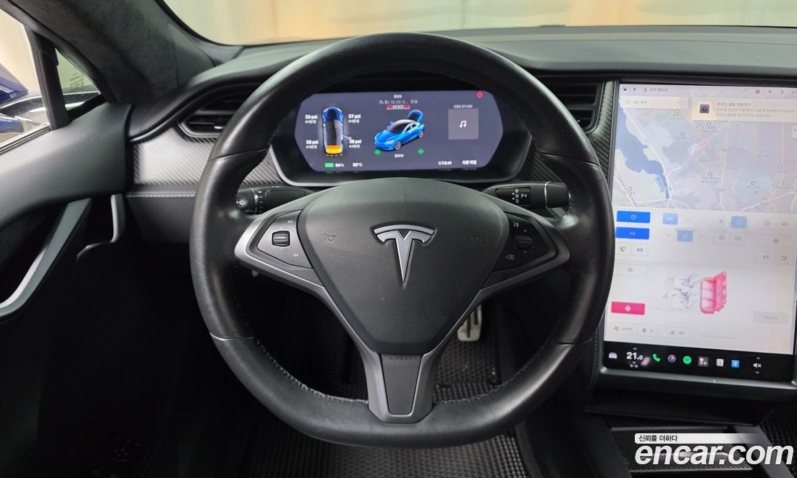 Tesla Model S фото 13