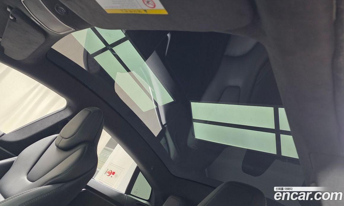 Tesla Model S фото 15