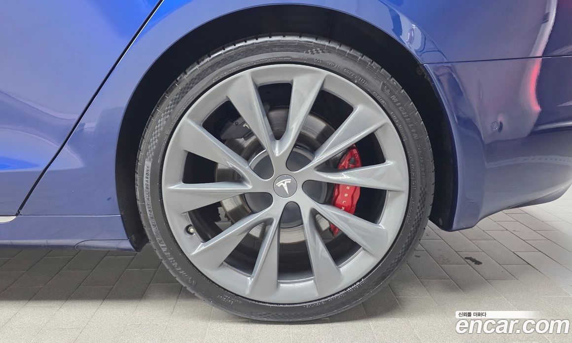 Tesla Model S фото 21