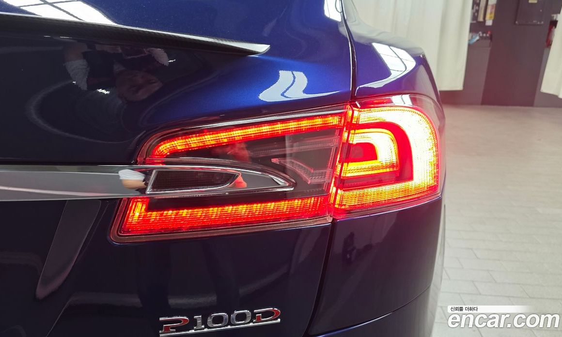 Tesla Model S фото 23