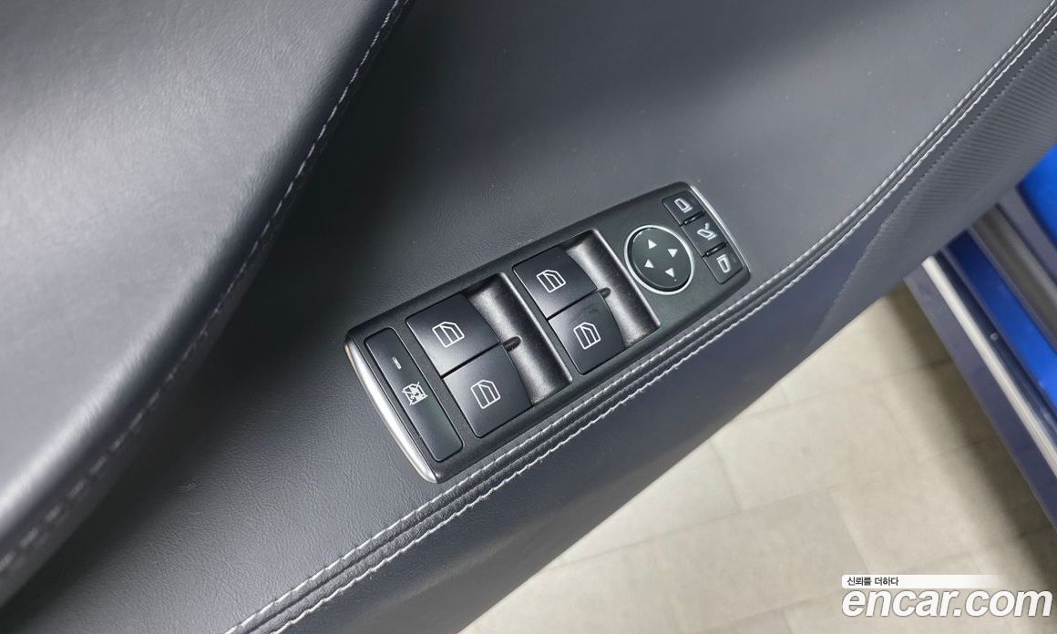 Tesla Model S фото 27