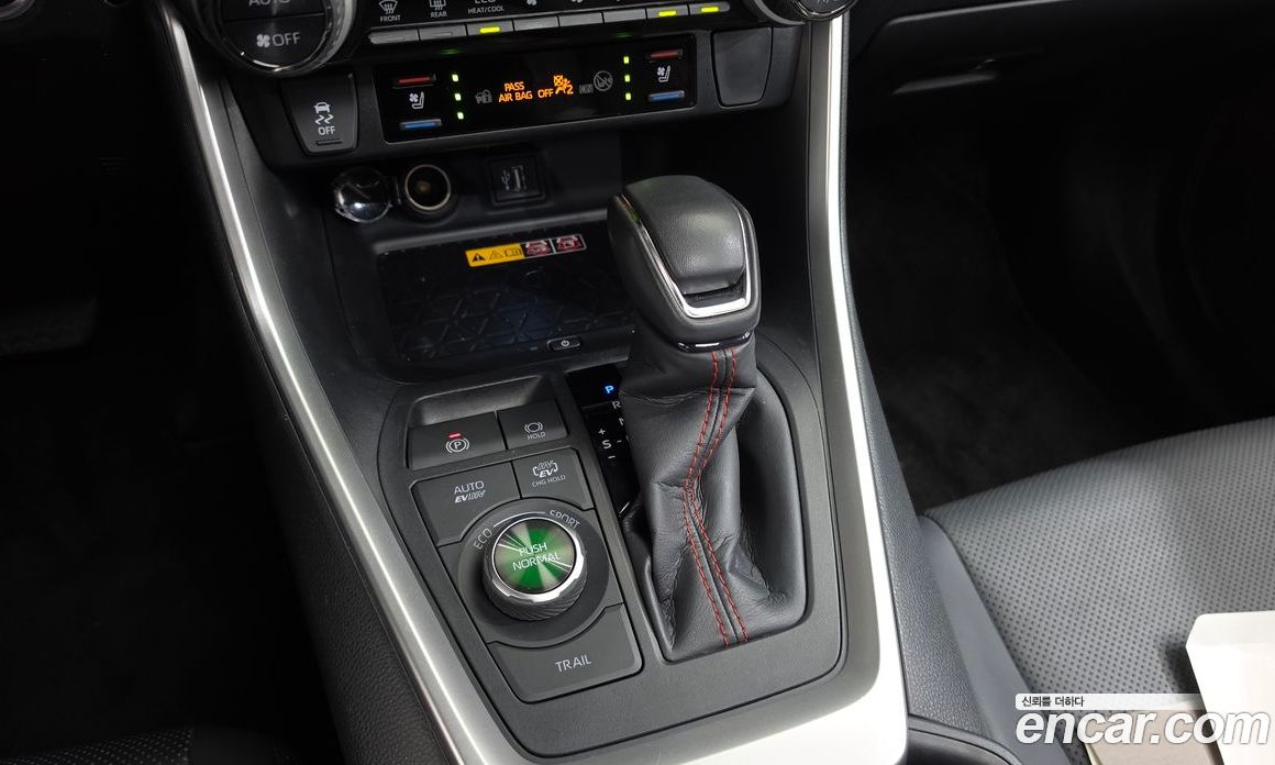 Toyota RAV4 5th Gen фото 9