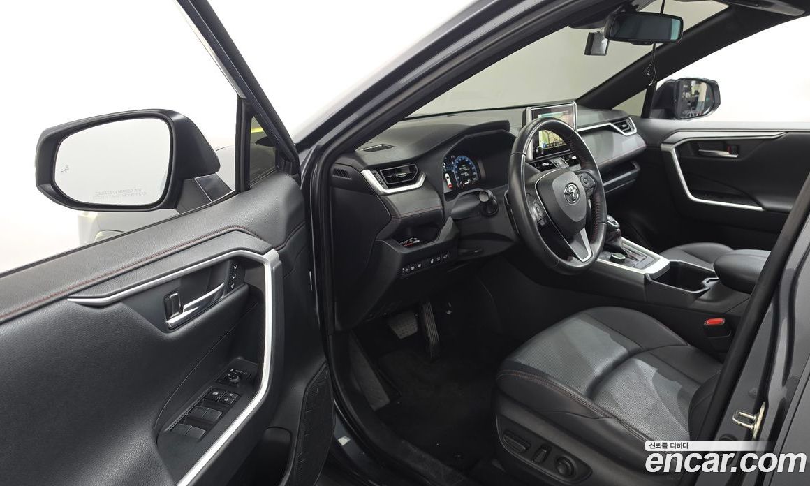 Toyota RAV4 5th Gen фото 10