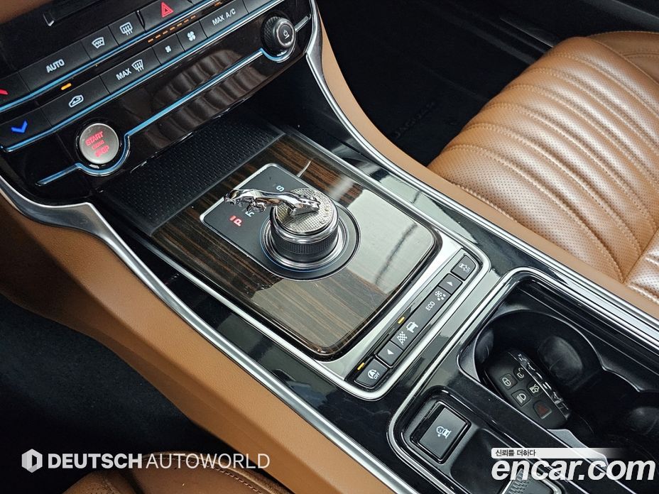 Jaguar XF (X260) фото 9