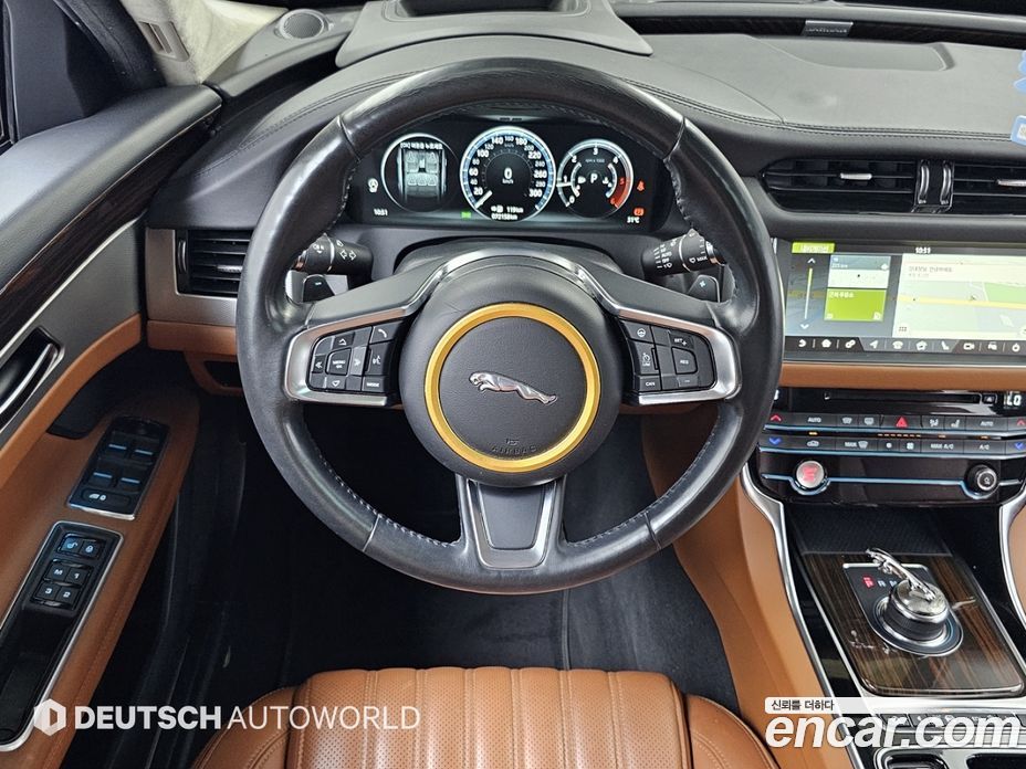Jaguar XF (X260) фото 13