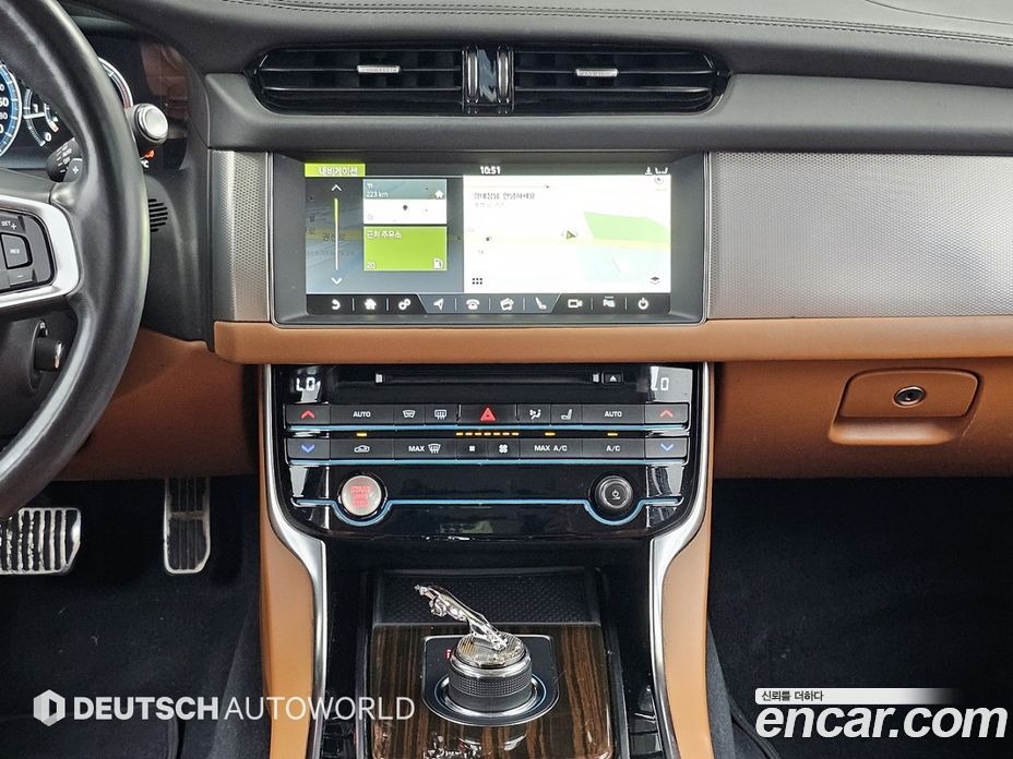 Jaguar XF (X260) фото 14