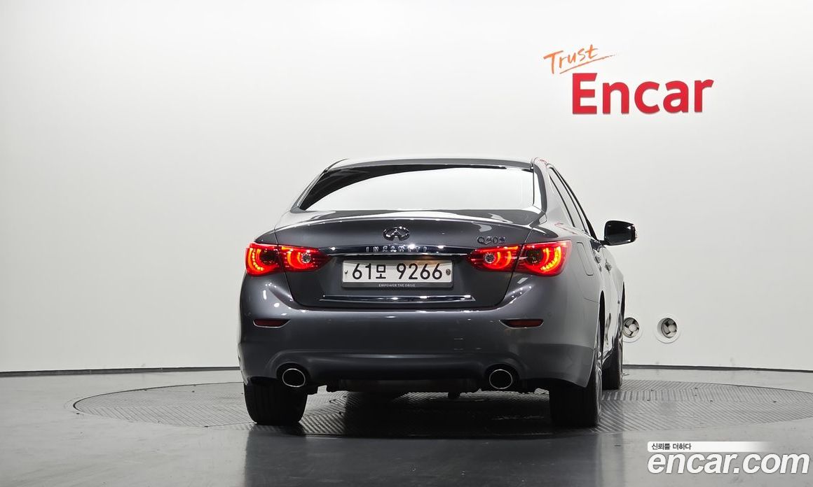 Infiniti Q50 фото 4
