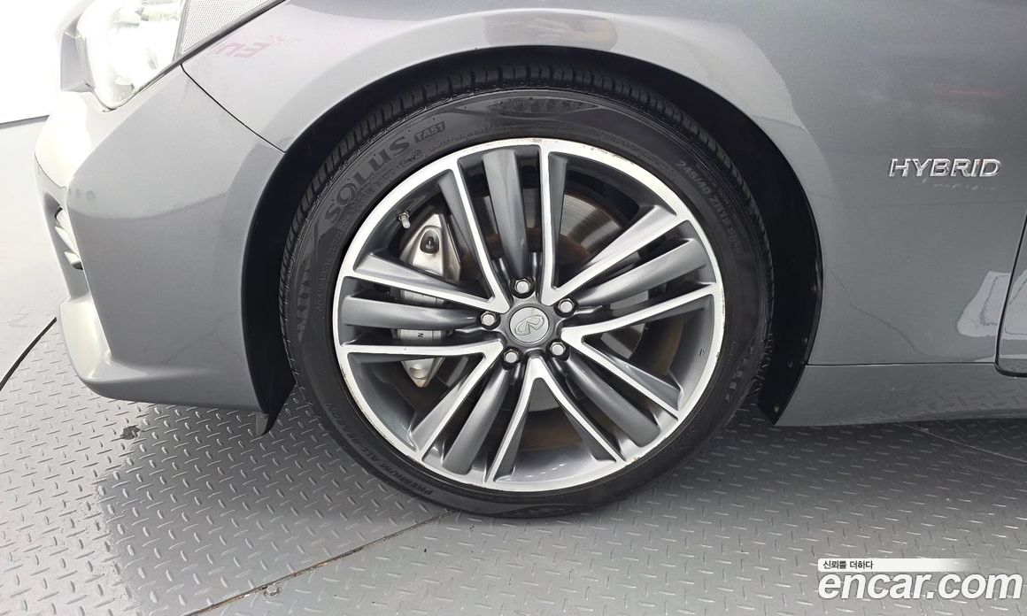 Infiniti Q50 фото 5