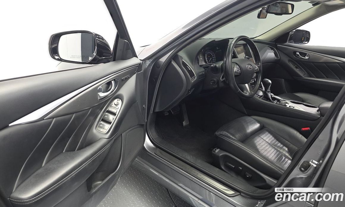 Infiniti Q50 фото 10