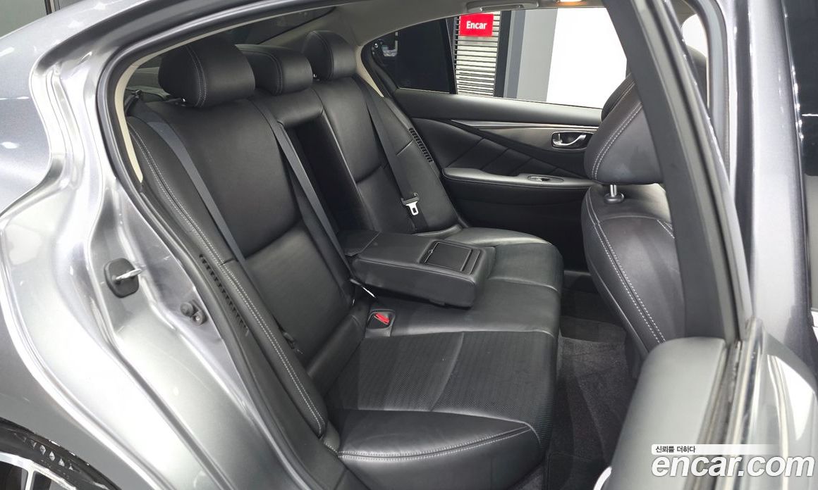 Infiniti Q50 фото 11