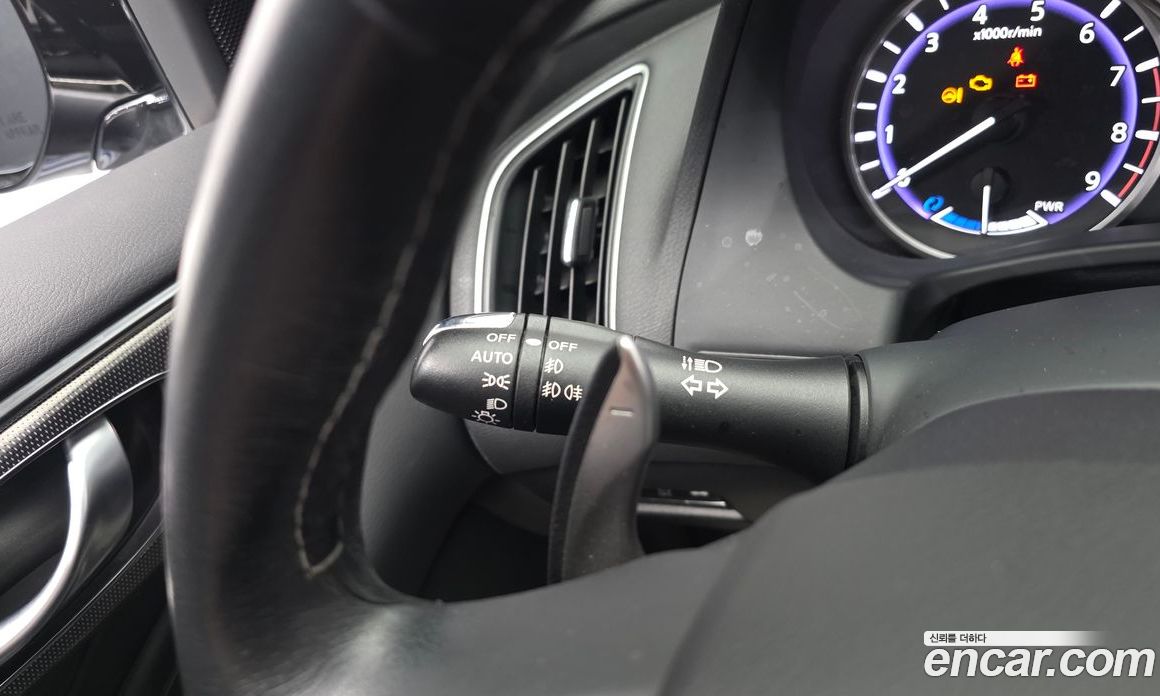 Infiniti Q50 фото 18