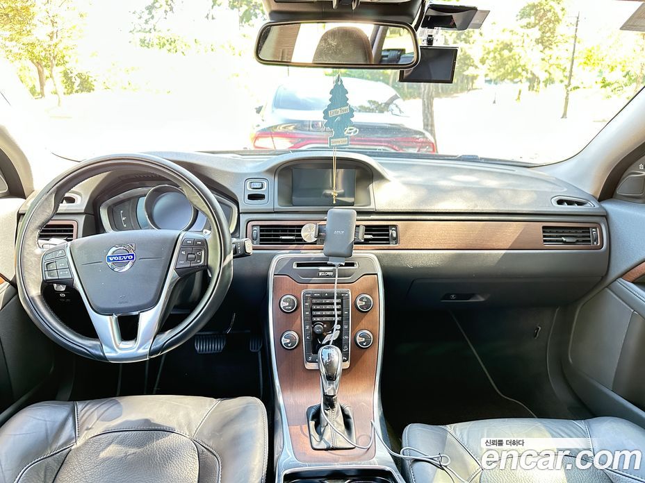 Volvo XC70 фото 7