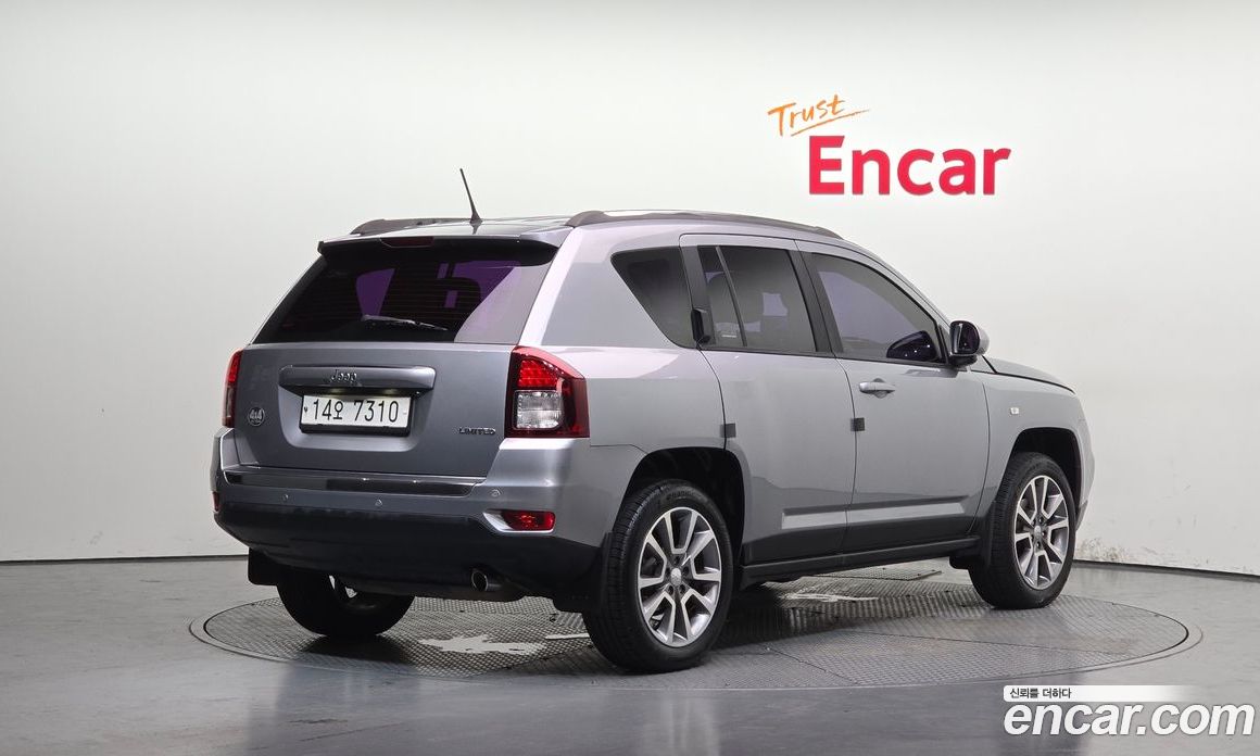 Jeep Compass фото 2