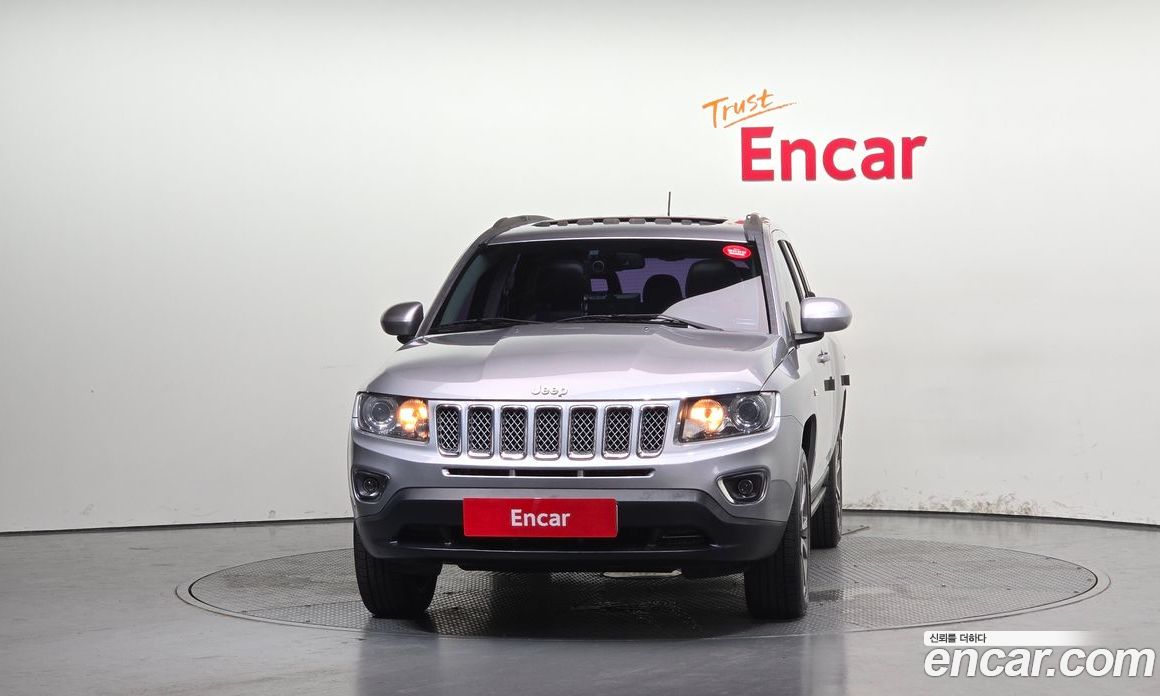 Jeep Compass фото 3