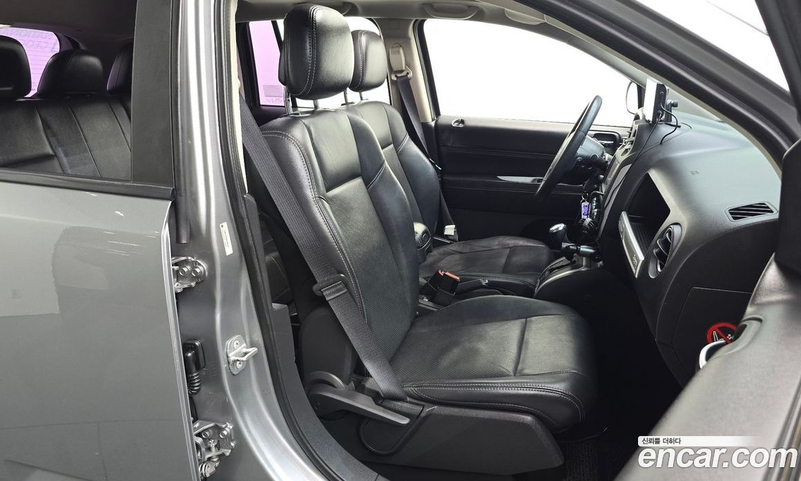 Jeep Compass фото 12