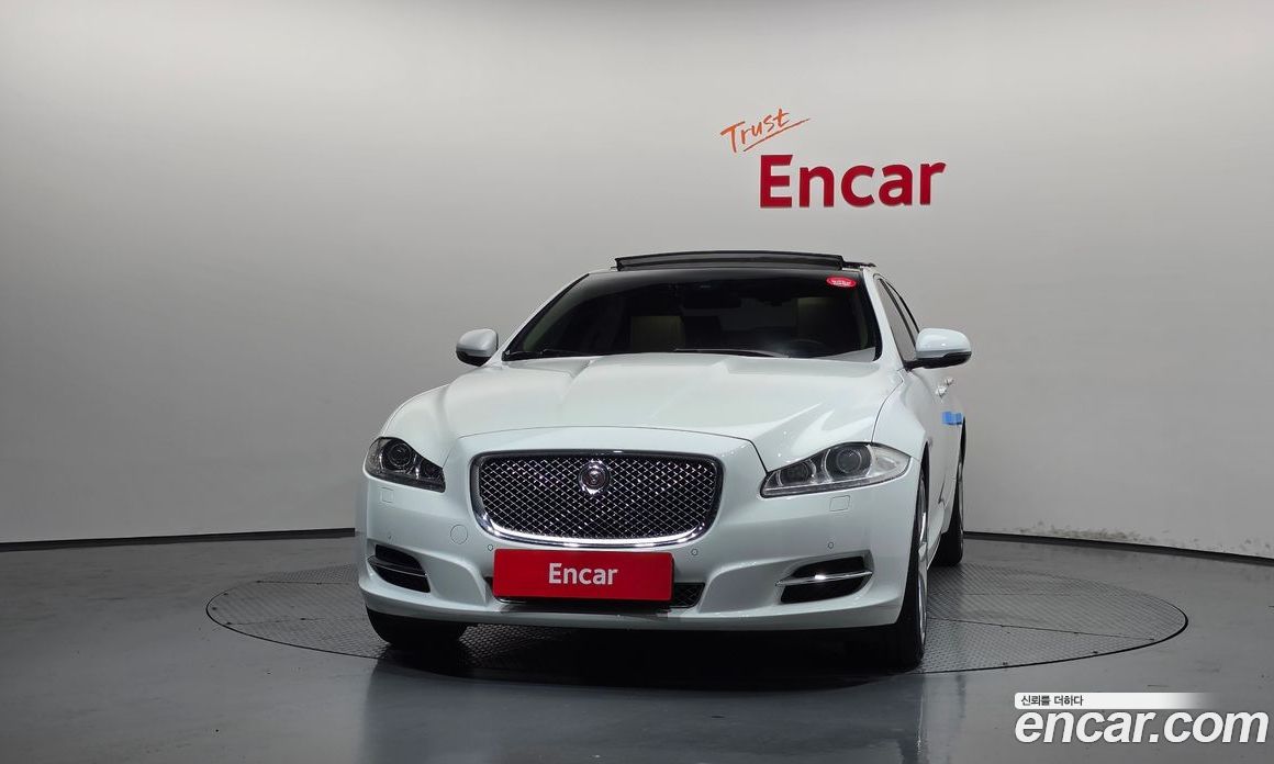Jaguar XJ Restyling фото 3