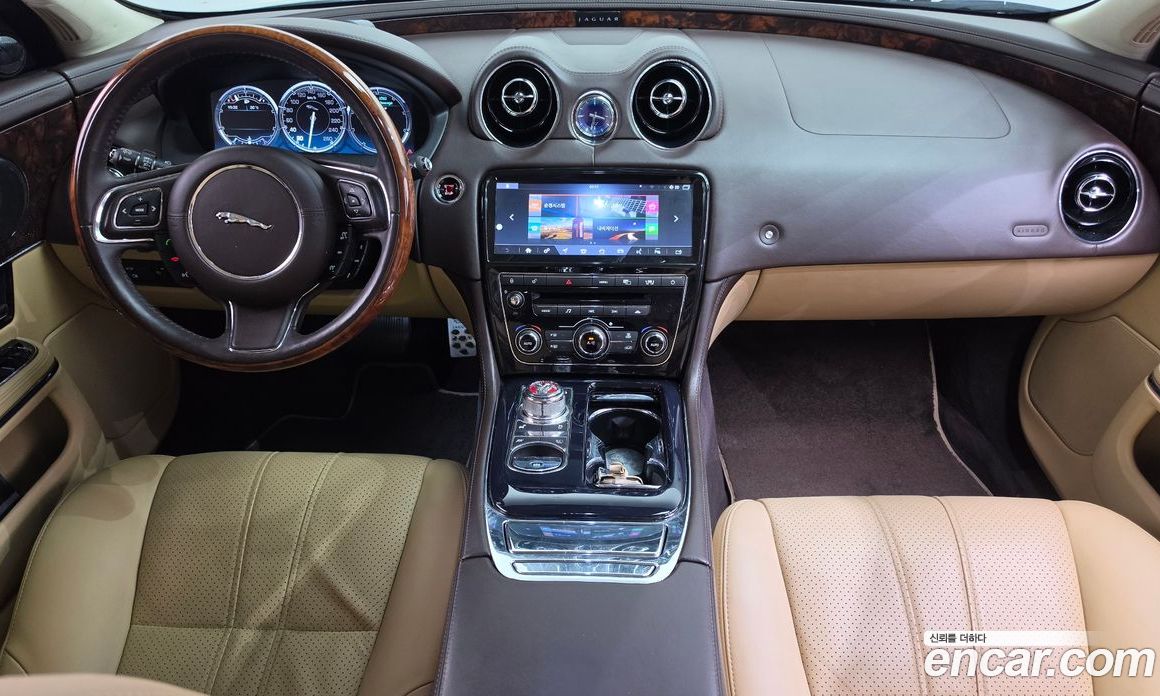 Jaguar XJ Restyling фото 7