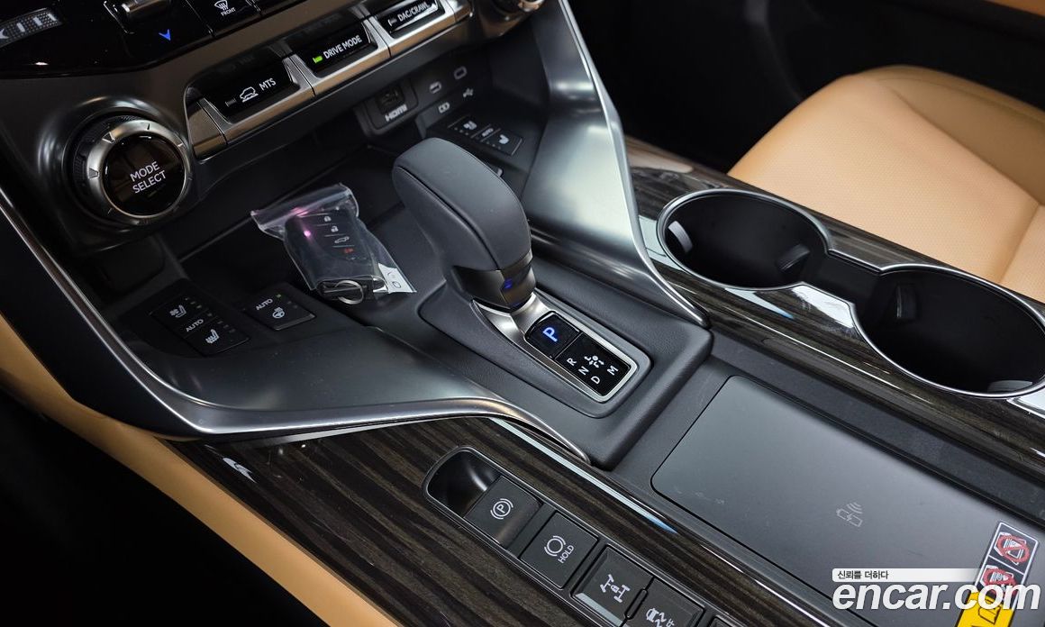 Lexus LX 4th Gen фото 8