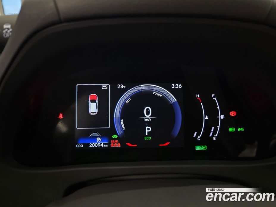 Lexus UX300h фото 8