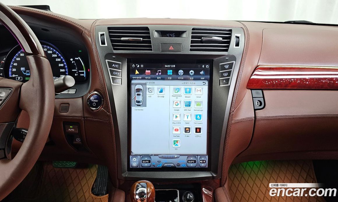 Lexus LS600hL фото 14