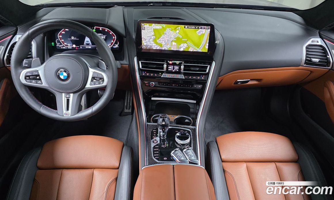 BMW 8-Series (G15) фото 7