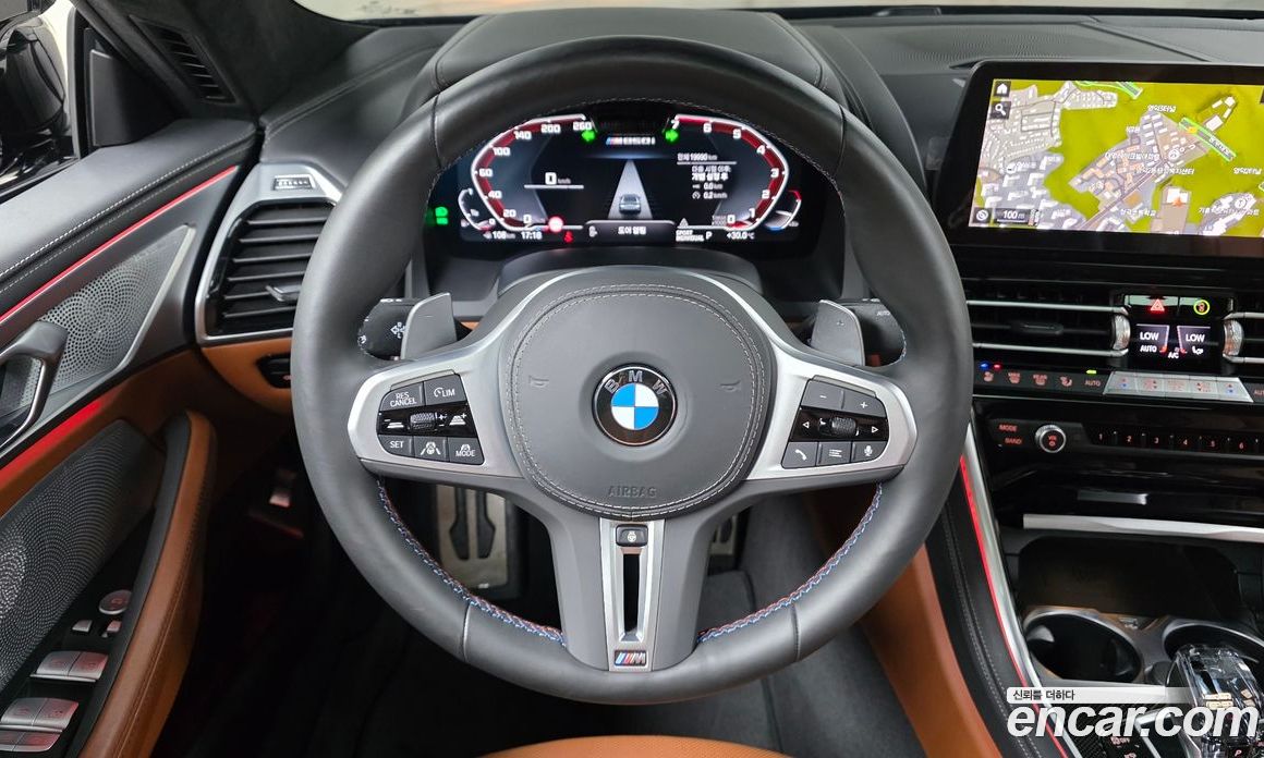 BMW 8-Series (G15) фото 14