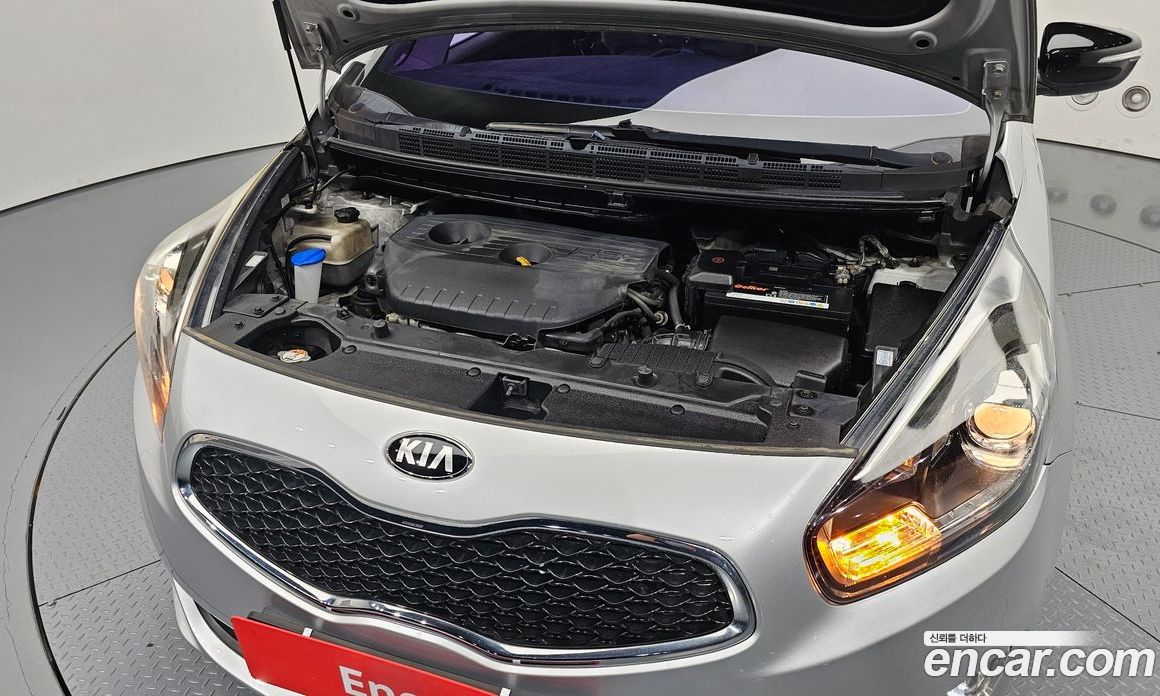 Kia Carens 3rd Gen фото 6