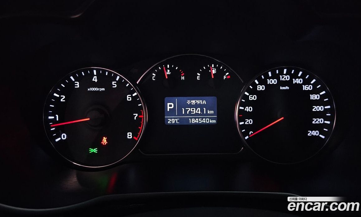 Kia Carens 3rd Gen фото 8