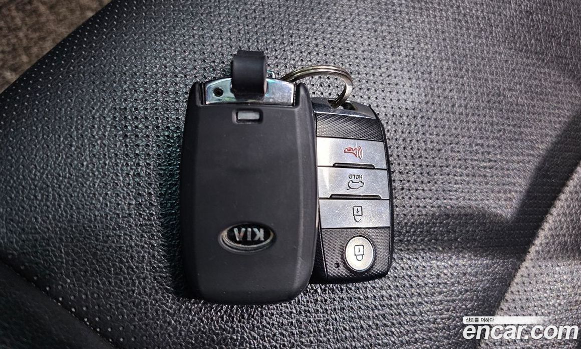 Kia Carens 3rd Gen фото 19