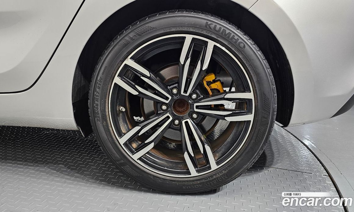 Kia Carens 3rd Gen фото 21