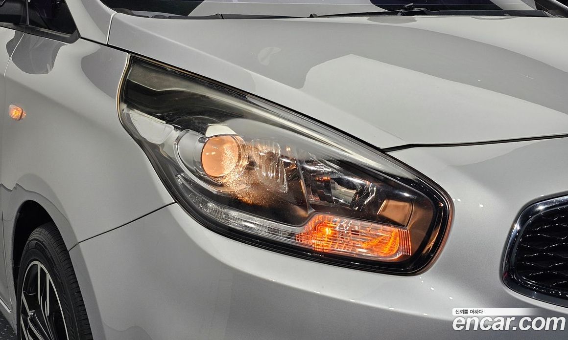 Kia Carens 3rd Gen фото 22