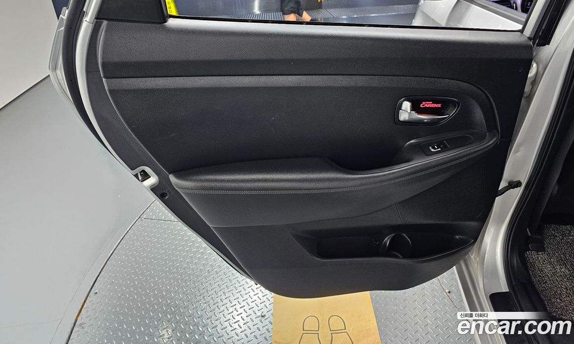 Kia Carens 3rd Gen фото 25