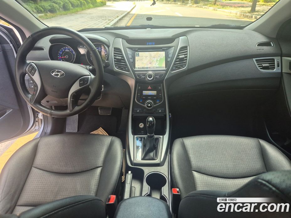 Hyundai The New Avante фото 9