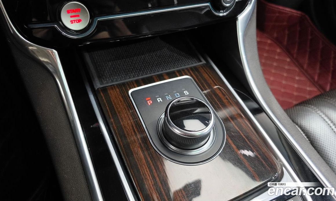 Jaguar XF (X260) фото 9