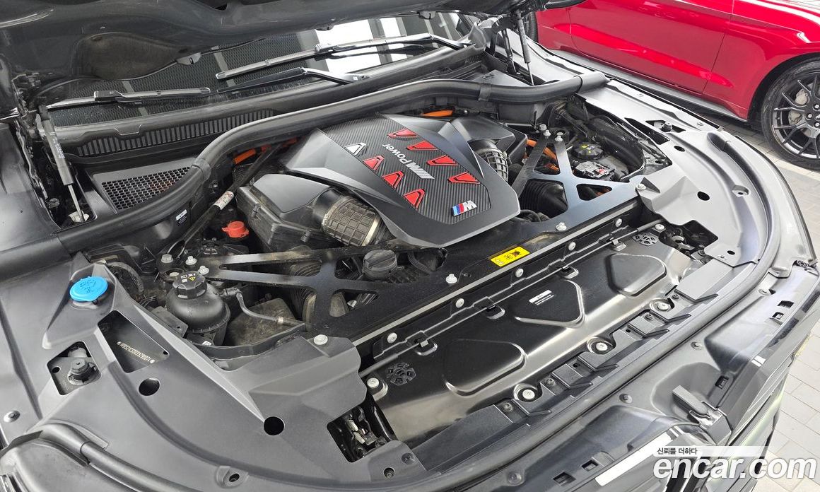 BMW XM (G09) фото 6