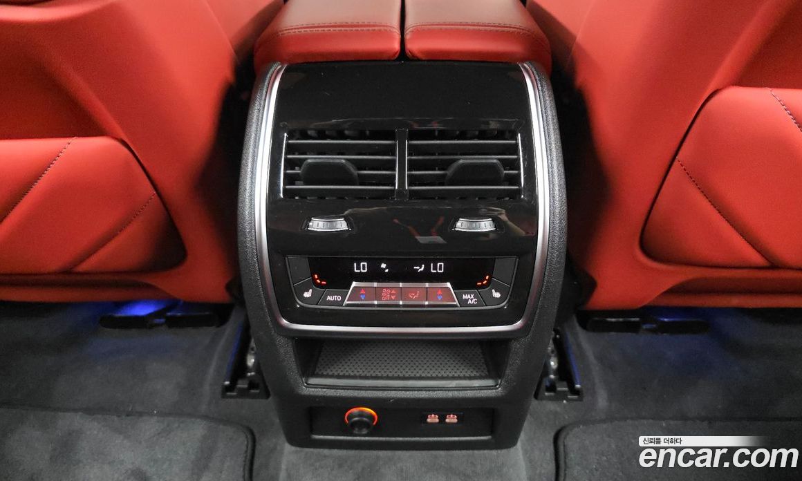 BMW XM (G09) фото 19