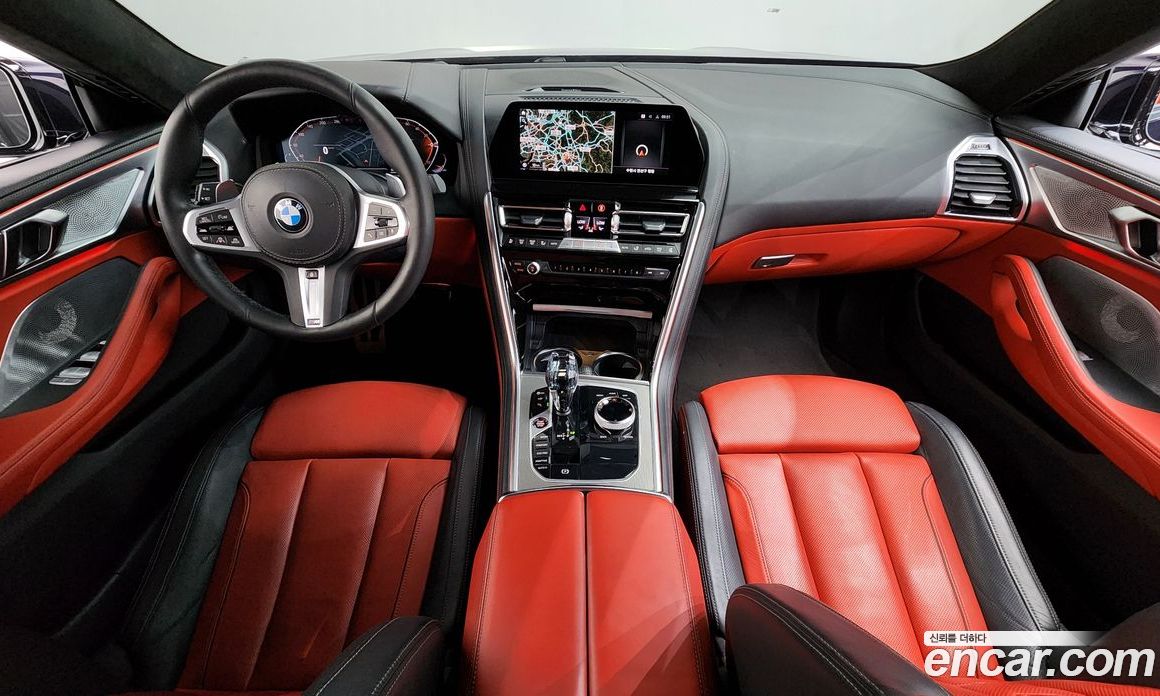 BMW 8-Series (G15) фото 7