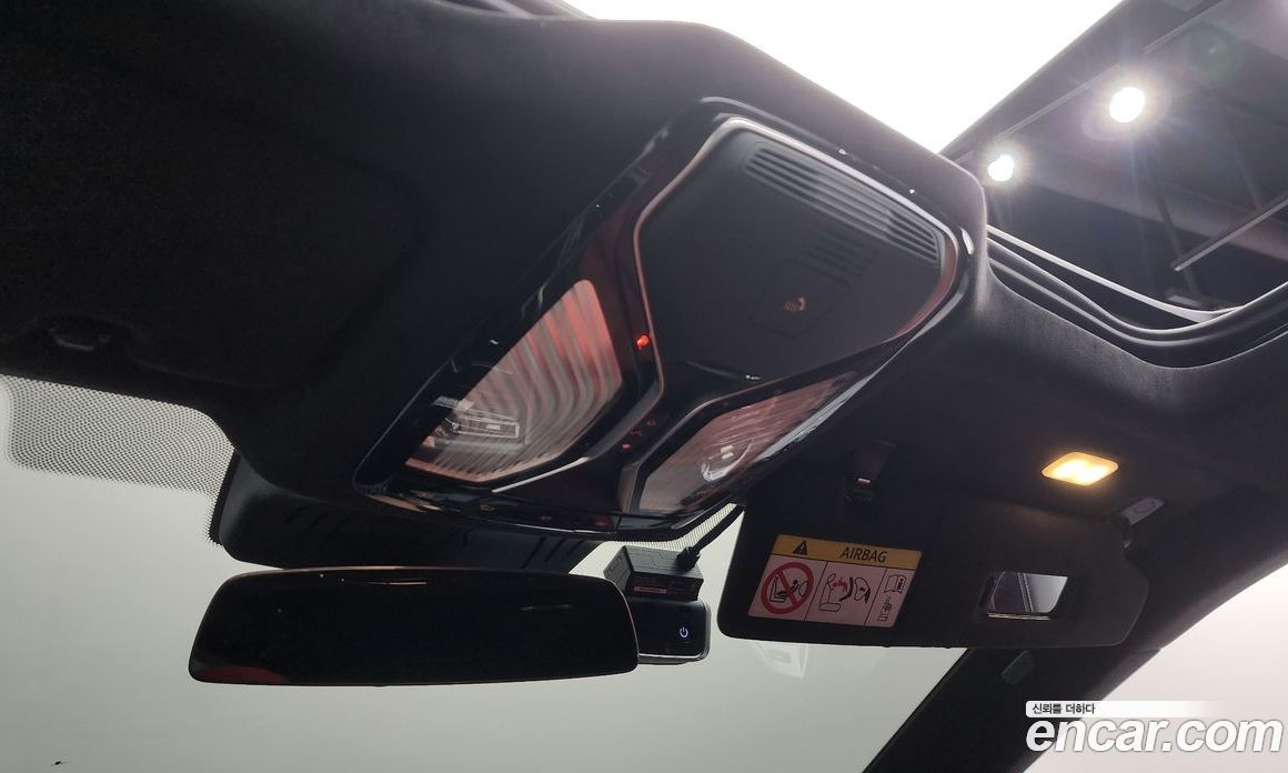 BMW 8-Series (G15) фото 15