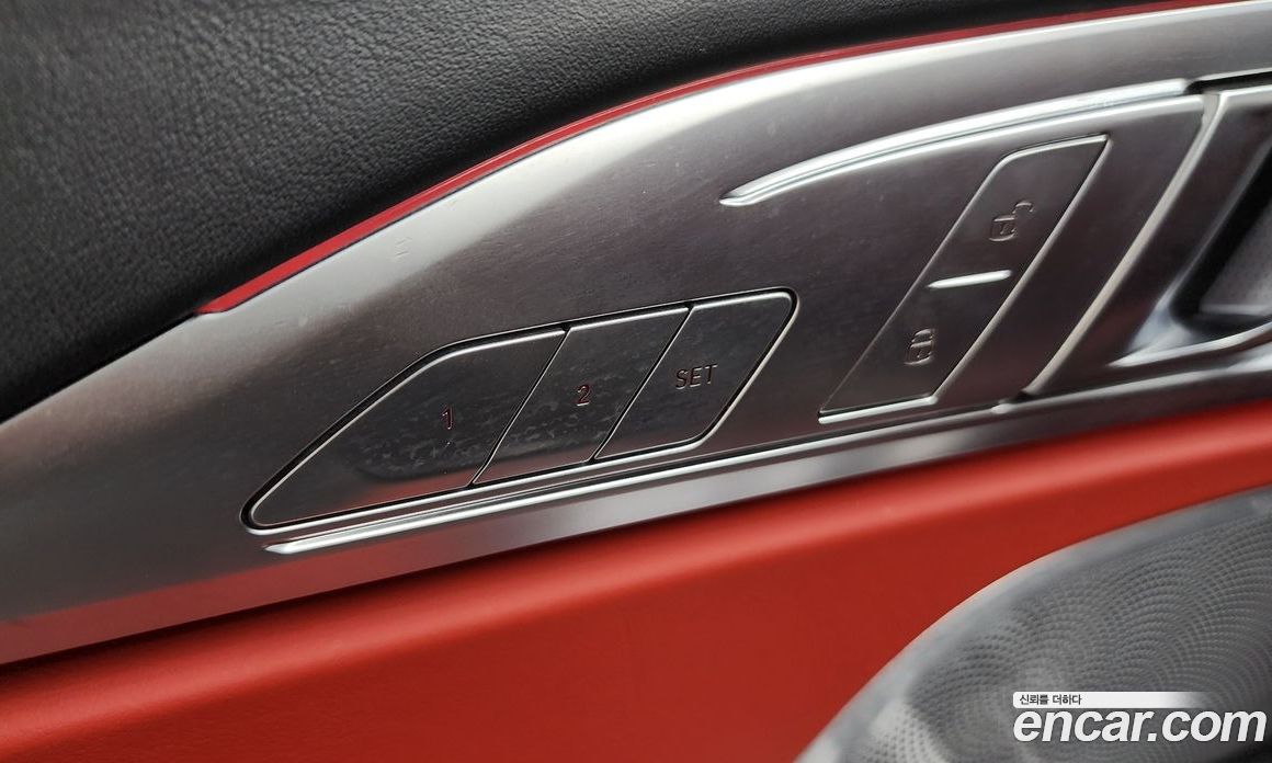 BMW 8-Series (G15) фото 30