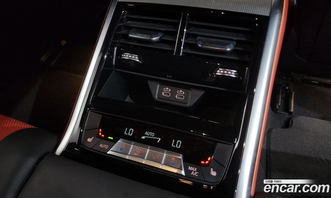 BMW 8-Series (G15) фото 31