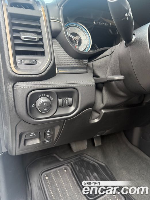 Dodge Ram Pickup фото 11