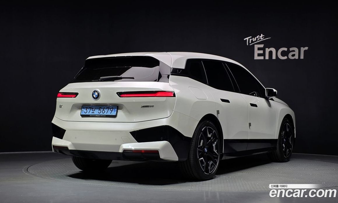 BMW iX фото 2